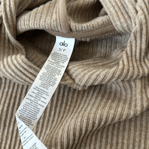 NWT ALO Yoga Muse Hoodie in Gravel Heather | size S - Picture 7 of 9